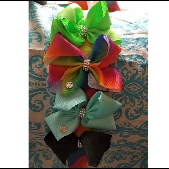 Jojo Siwa bows w/ bow holder - Picture 1 of 6